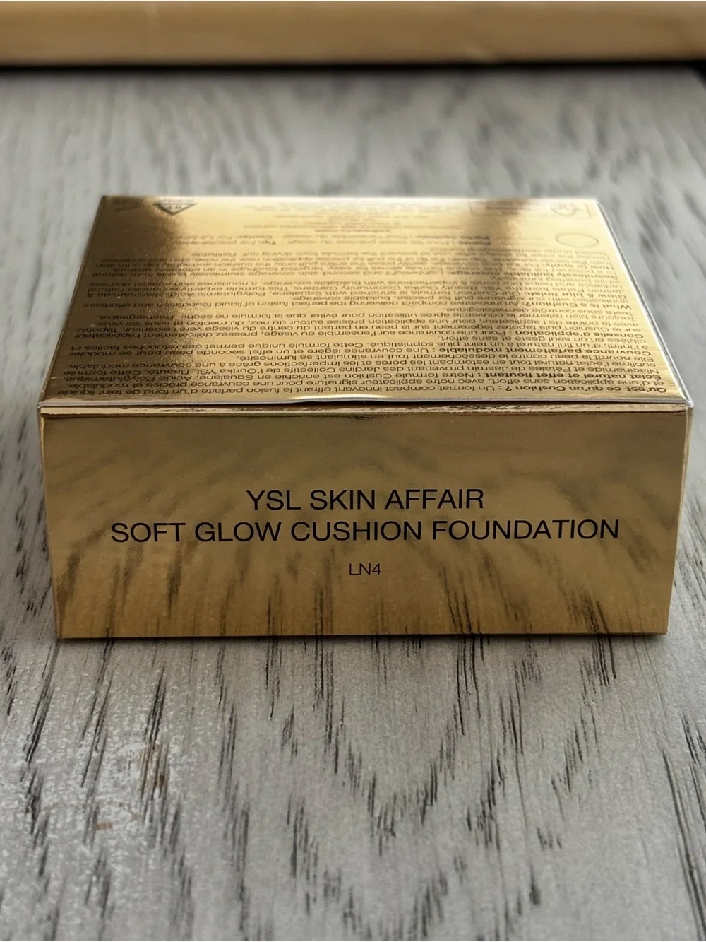 Yves Saint Laurent Soft Glow Cushion Foundation Compact - Gold